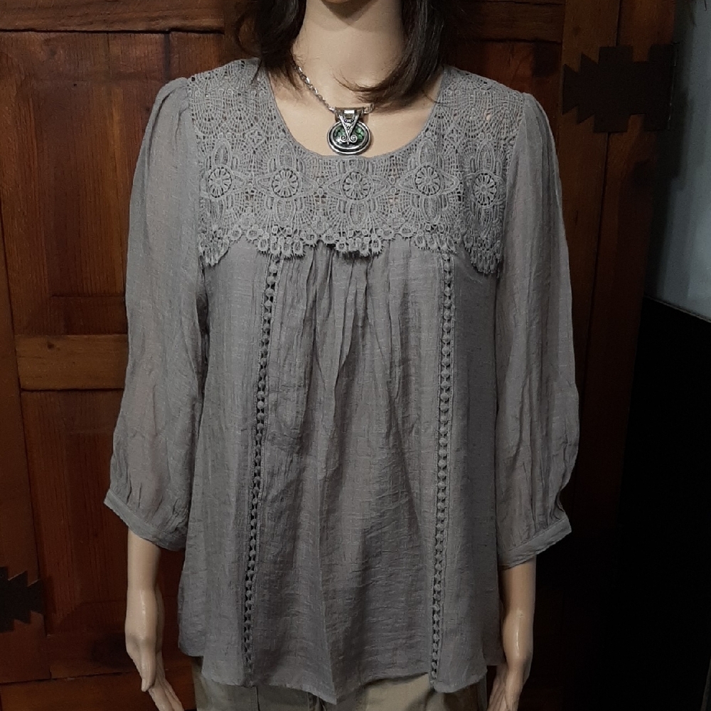 Fig and Flower Gray Lace Blouse